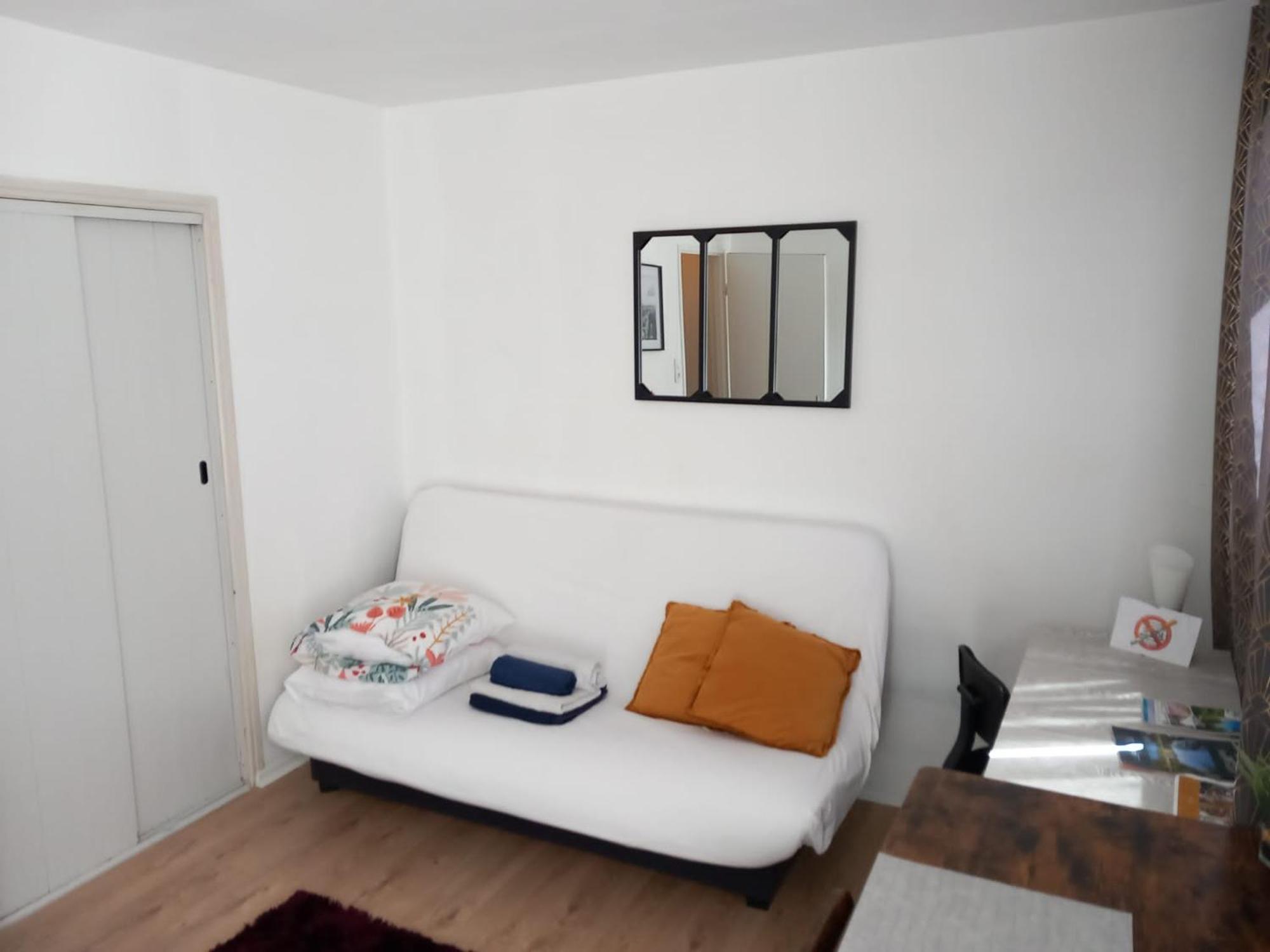 Le Zen -Studio Tout Equipe- Wifi Fibre- Centre Ville Avec Parking Tarbes Exterior foto